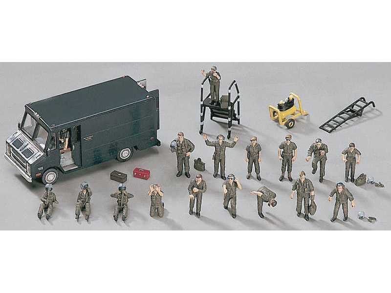 U.S. Pilot / Ground Crew Set - image 1