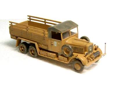 Mercedes LG 3000 truck - image 11