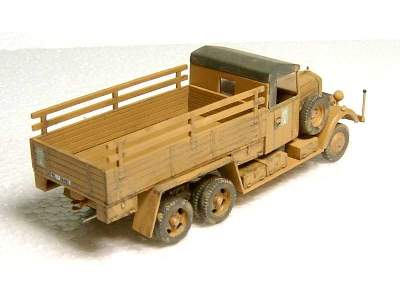 Mercedes LG 3000 truck - image 16