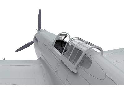 Curtiss P-40B Warhawk - image 7