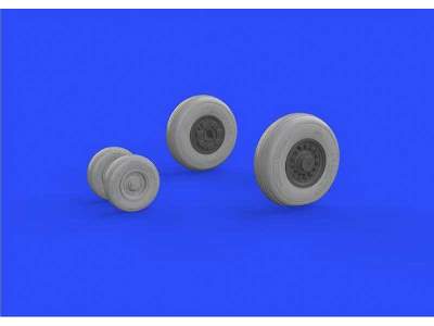 F-14A wheels late 1/48 - Tamiya - image 1