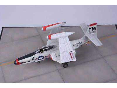 F2H-2&2P Banshee - image 2