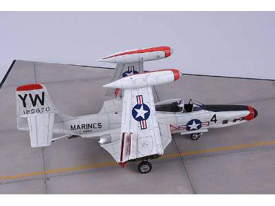 F2H-2&2P Banshee - image 9