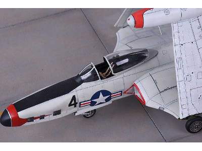 F2H-2&2P Banshee - image 14