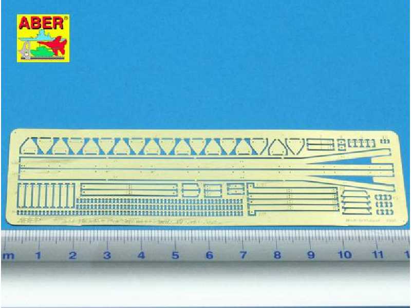 Brackets for Sturmgeschütz IV side skirts  - image 1