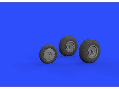 Me 262 wheels 1/32 - Revell - image 2