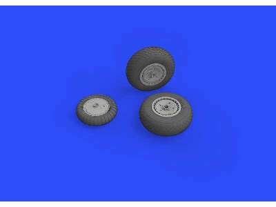 Me 262 wheels 1/32 - Revell - image 3