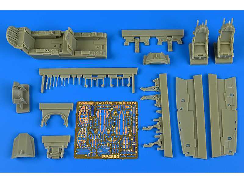 T-38A Talon cockpit set - Trumpeter - image 1