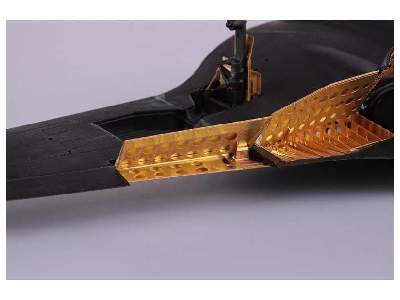 F2H-2 landing flaps 1/48 - Kitty Hawk - image 2