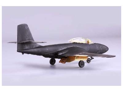 F2H-2 1/48 - Kitty Hawk - image 14