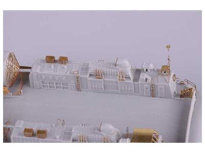 USS Iwo Jima LHD-7 pt.1 assault craft units 1/350 - Trumpeter - image 3