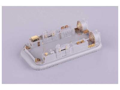 USS Iwo Jima LHD-7 pt.1 assault craft units 1/350 - Trumpeter - image 7