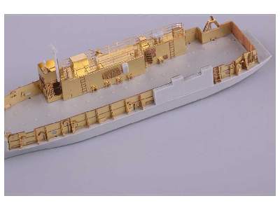 USS Iwo Jima LHD-7 pt.1 assault craft units 1/350 - Trumpeter - image 12