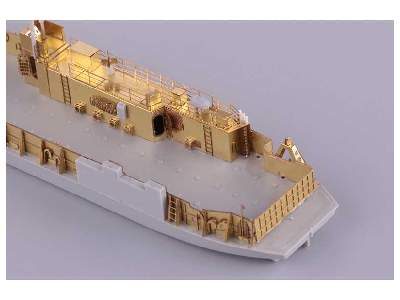 USS Iwo Jima LHD-7 pt.1 assault craft units 1/350 - Trumpeter - image 14