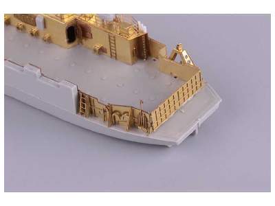 USS Iwo Jima LHD-7 pt.1 assault craft units 1/350 - Trumpeter - image 15