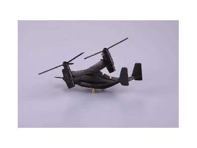 USS Iwo Jima LHD-7 pt.2 helicopters & vehicles 1/350 - Trumpeter - image 15