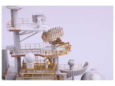 USS Iwo Jima LHD-7 pt.3 superstructure 1/350 - Trumpeter - image 9