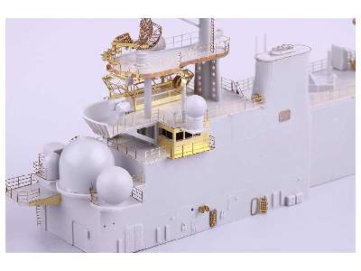 USS Iwo Jima LHD-7 pt.3 superstructure 1/350 - Trumpeter - image 13