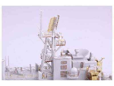 USS Iwo Jima LHD-7 pt.3 superstructure 1/350 - Trumpeter - image 15