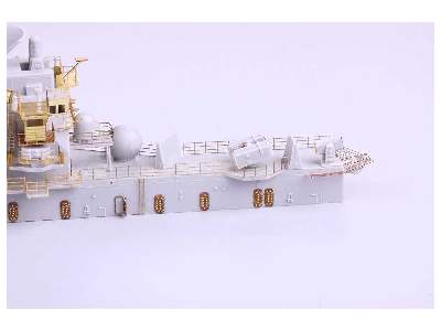 USS Iwo Jima LHD-7 pt.3 superstructure 1/350 - Trumpeter - image 18