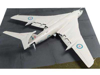 Handley Page Victor B.2 - image 3