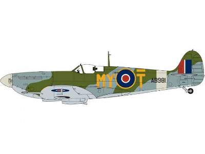 Specialist Spitfires  - Airfix Club - image 2