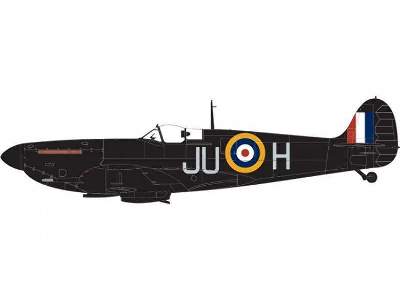 Specialist Spitfires  - Airfix Club - image 3