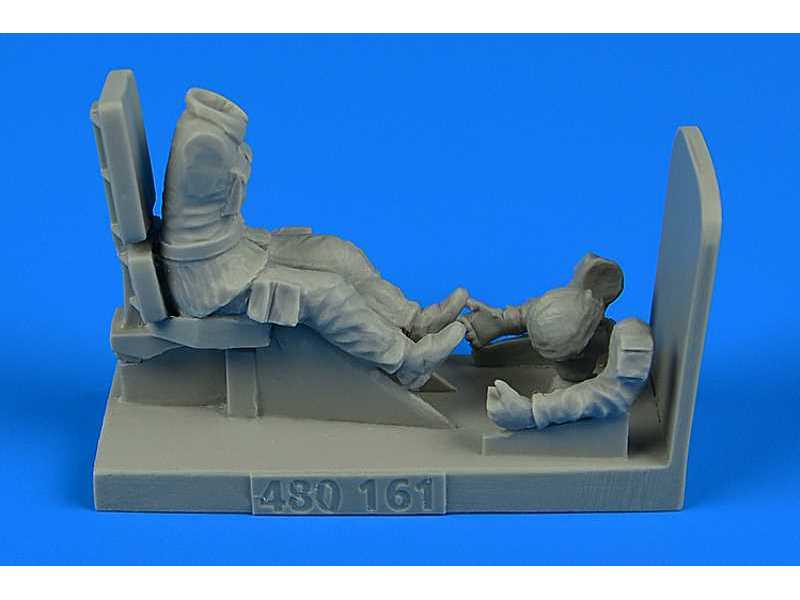 Modern British Army Driver for BAE Warrior - Airfix - image 1