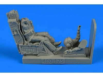USAF Fighter Pilot with ejection seat for F-16 - Hasegawa/Tamiya - image 1