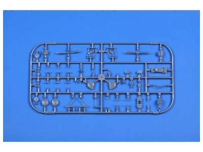 Avia B-534 early series DUAL COMBO 1/72 - image 3