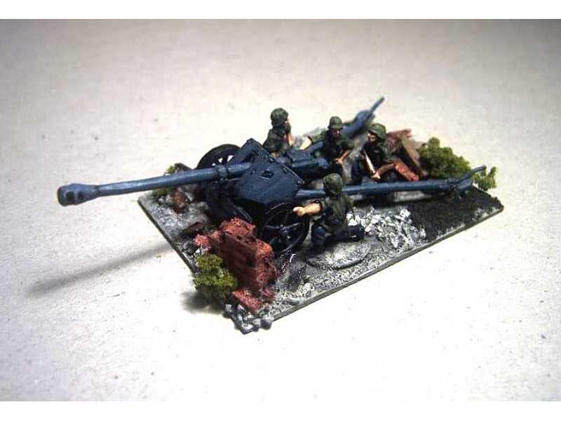 WWII German Pak 40 75mm anti-tank gun