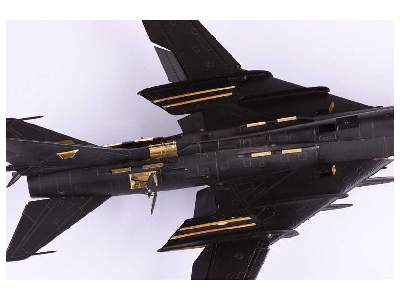 Su-17 M3/ M4 exterior 1/48 - Kitty Hawk - image 15