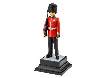 Queen's Guard - image 9