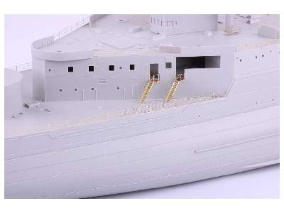 HMS Hood pt.  3 railings 1/200 - Trumpeter - image 2