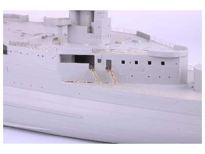 HMS Hood pt.  3 railings 1/200 - Trumpeter - image 5