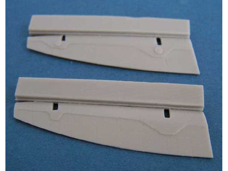 Spitfire Mk. V metal covered ailerons - image 1