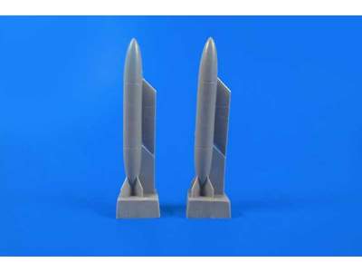 S.O.4050 Vautour - External tanks for Special hobby and Azur kit - image 1