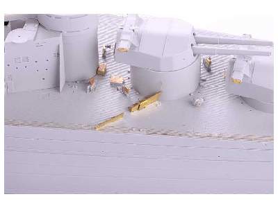 HMS Hood pt.5 deck 1/200 - Trumpeter - image 8