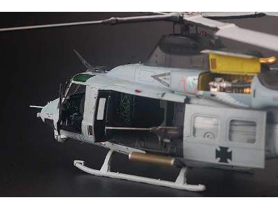 Bell UH-1Y Venom - Super Huey - image 4