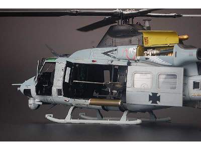 Bell UH-1Y Venom - Super Huey - image 8