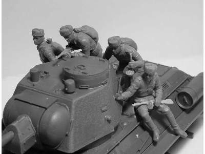 T-34-76 with Soviet Tank Riders - image 9