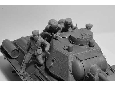 T-34-76 with Soviet Tank Riders - image 11