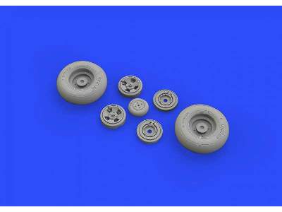 Spitfire Mk. IX wheels - 4 spoke 1/32 - Revell - image 4