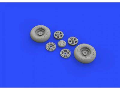 Spitfire Mk. IX wheels - 5 spoke 1/32 - Revell - image 5