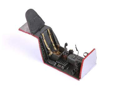 Bf 109G-4 cockpit 1/48 - Eduard - image 9