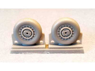 F4U Corsair/F6F Hellcat Ribbed Thread Wheels set - image 4