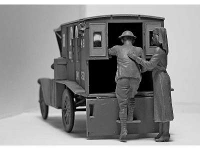 Ford Model T 1917 Ambulance with US Medical Personnel - image 17