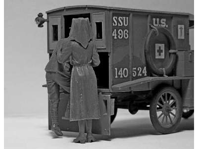Ford Model T 1917 Ambulance with US Medical Personnel - image 18