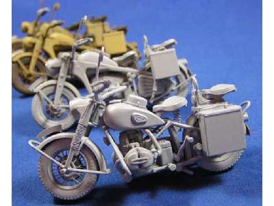 WWII German BMW R75 motorcycle - 2 models - image 3