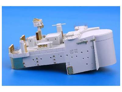 HMS Hood pt.  7 main top 1/200 - Trumpeter - image 7